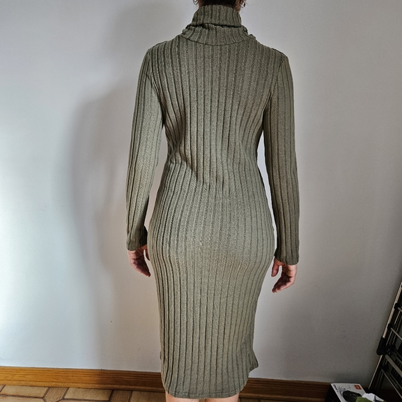 Turtleneck ribbed knit bodycon dress - Picture 5 of 6